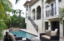 Villa – Key Biscayne, Florida, Vereinigte Staaten. $2 575 000